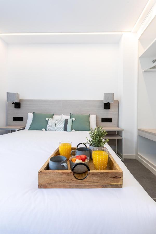 Art Apartments Castelldefels Exterior foto