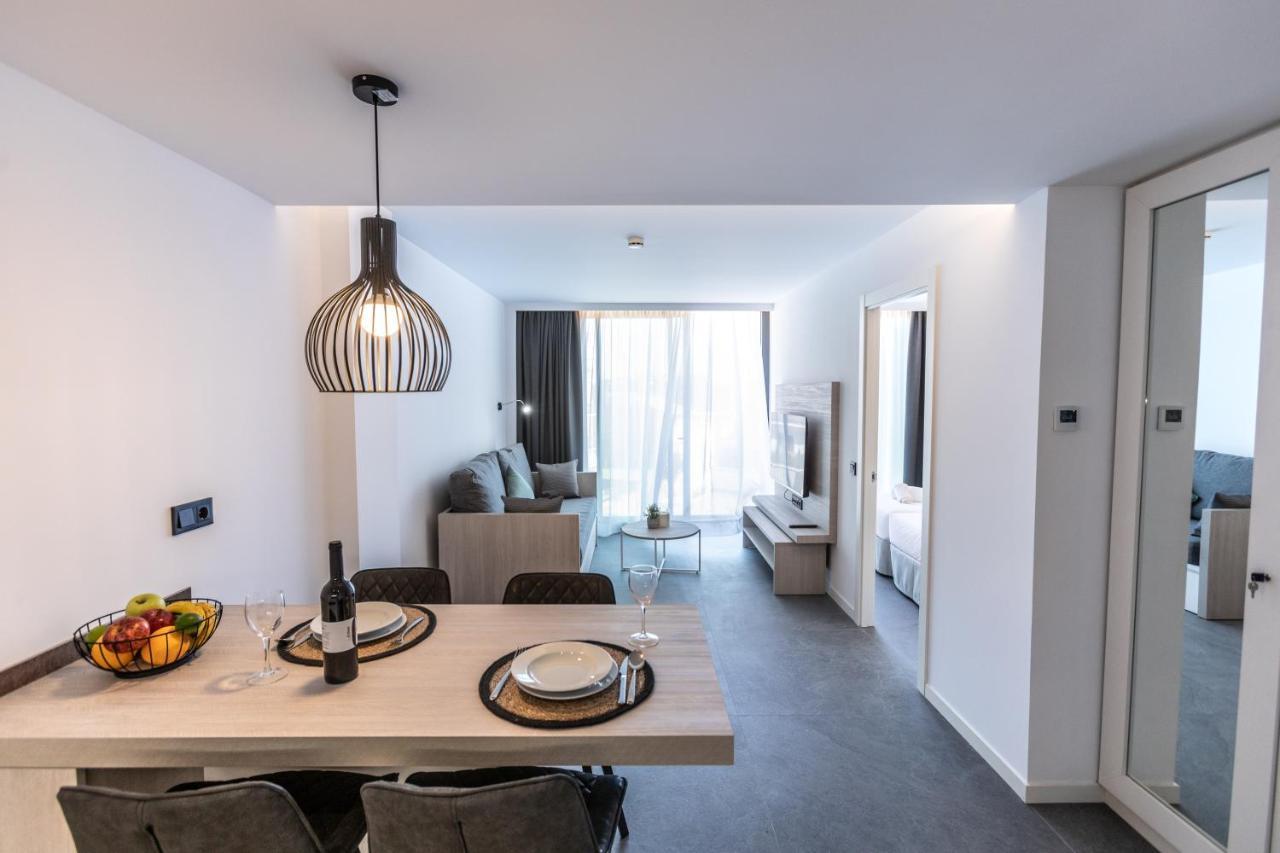 Art Apartments Castelldefels Exterior foto